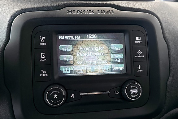 Jeep Renegade 22 of 26