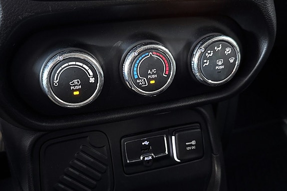 Jeep Renegade 20 of 26