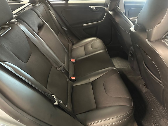 Volvo V60 6 of 16