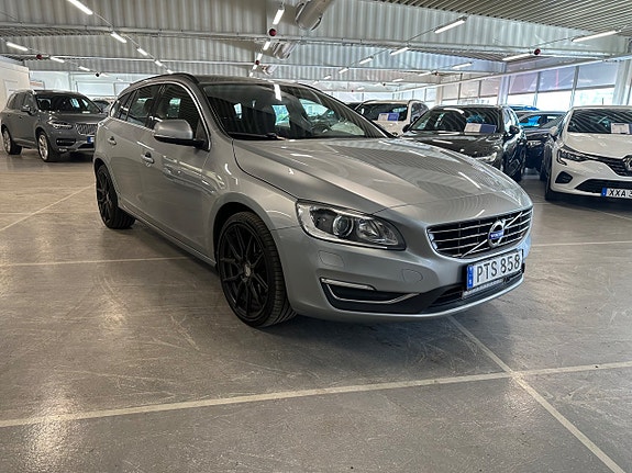 Volvo V60 2 of 16