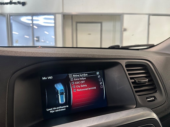Volvo V60 14 of 16