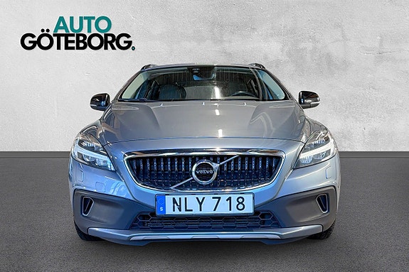 Volvo V40 Cross Country 8 of 16