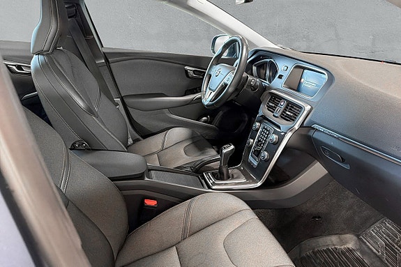 Volvo V40 Cross Country 15 of 16