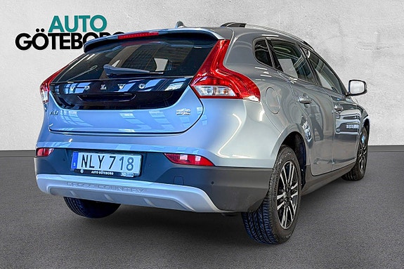 Volvo V40 Cross Country 6 of 16