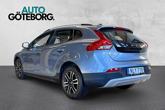Volvo V40 Cross Country 4 of 16