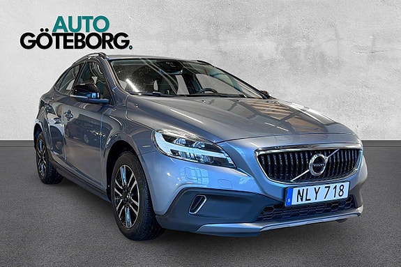 Volvo V40 Cross Country 7 of 16