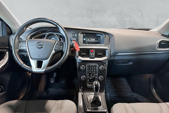 Volvo V40 Cross Country 11 of 16