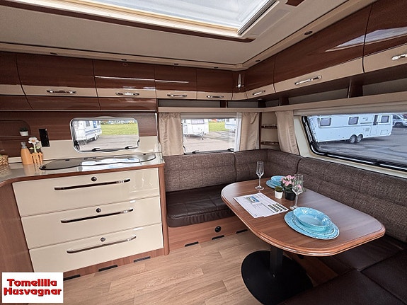 LMC Maestro 695 D 2 of 15