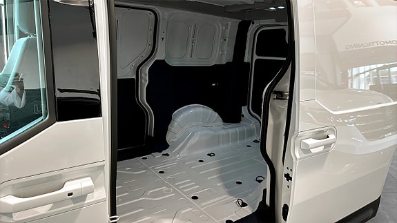 Kia PV5 10 of 15