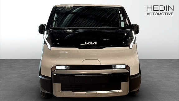 Kia PV5 8 of 15