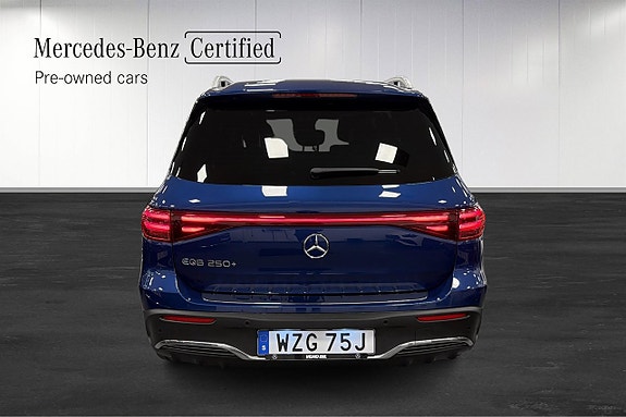 Mercedes-Benz EQB250+ 13 of 17