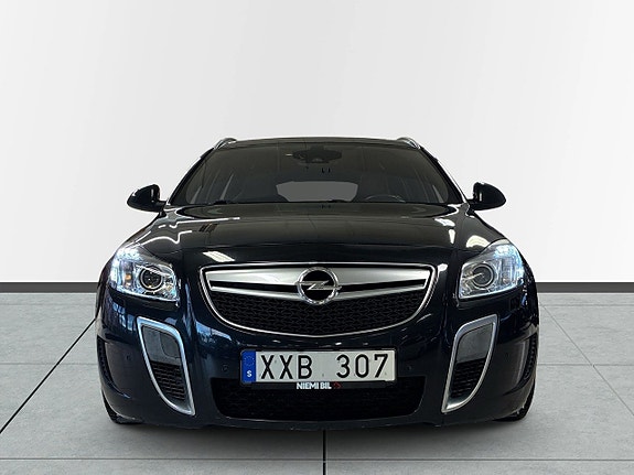 Opel Insignia 2 of 5
