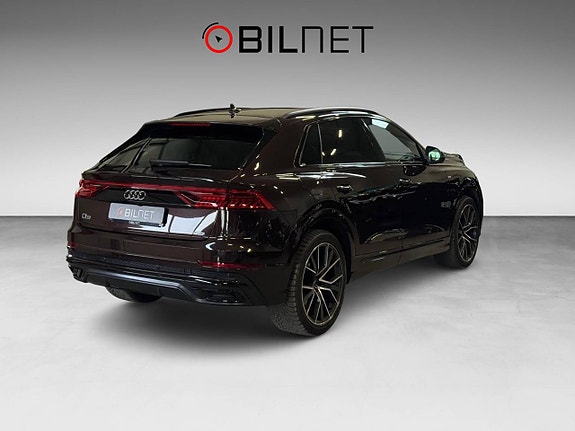 Audi Q8 2 of 19