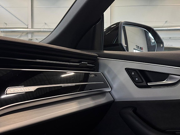 Audi Q8 17 of 19