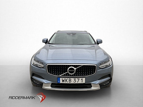 Volvo V90 Cross Country 3 of 5