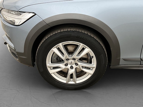 Volvo V90 Cross Country 28 of 30