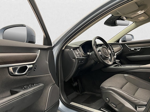 Volvo V90 Cross Country 12 of 30
