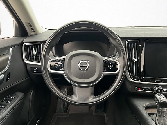 Volvo V90 Cross Country 15 of 30