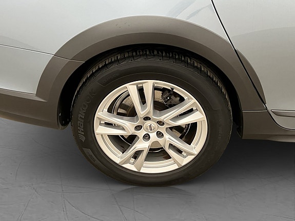 Volvo V90 Cross Country 30 of 30