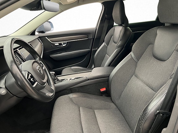 Volvo V90 Cross Country 13 of 30