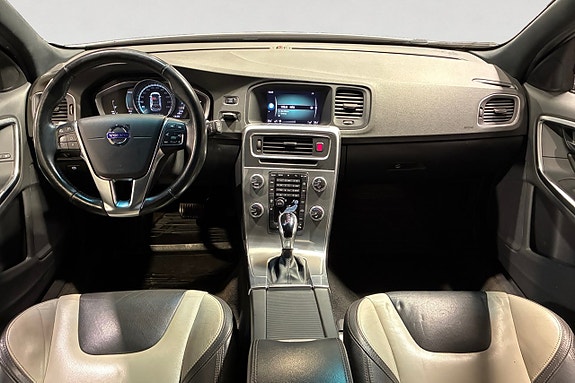 Volvo V60 Cross Country 11 of 17