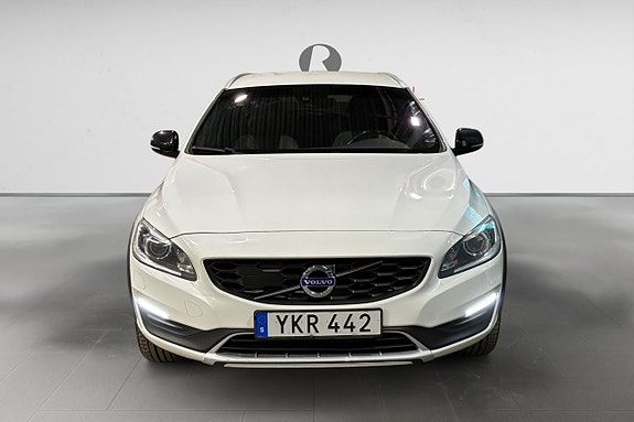 Volvo V60 Cross Country 10 of 17