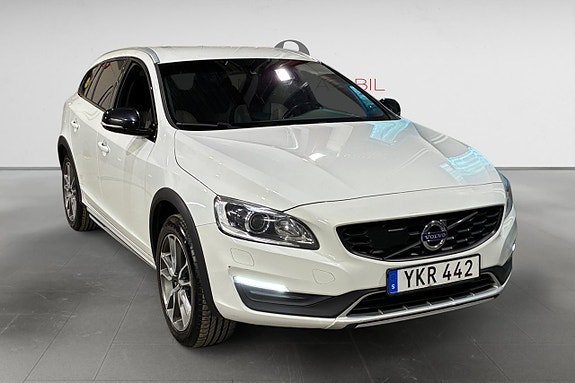 Volvo V60 Cross Country 9 of 17