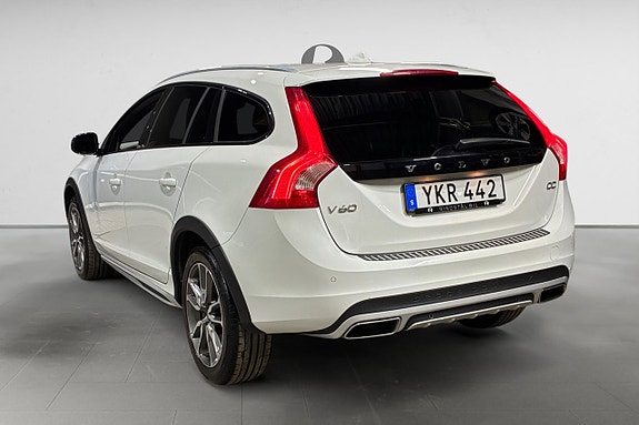 Volvo V60 Cross Country 5 of 17