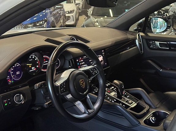 Porsche Cayenne Coupe 10 of 28
