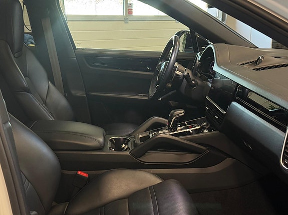 Porsche Cayenne Coupe 21 of 28