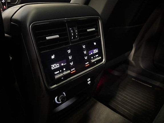 Porsche Cayenne Coupe 18 of 28