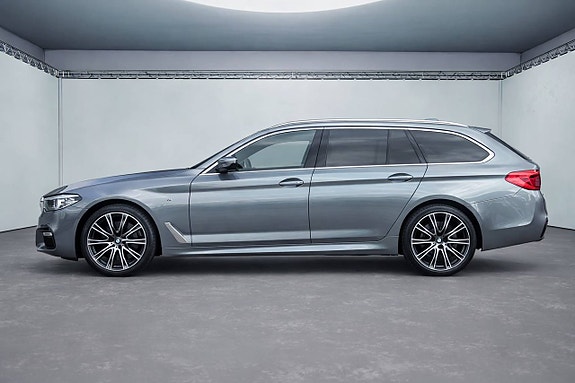 BMW 520d 2 of 5