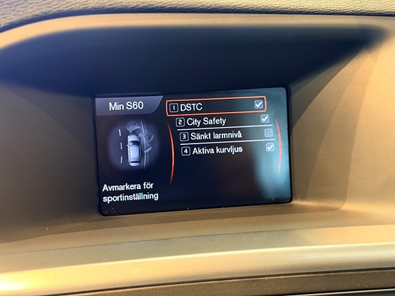 Volvo S60 18 of 29