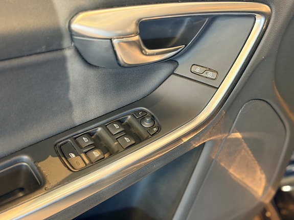 Volvo S60 11 of 29