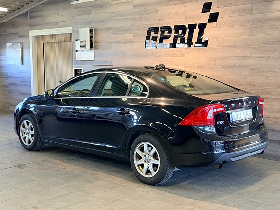 Volvo S60 3 of 5