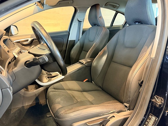 Volvo S60 8 of 29