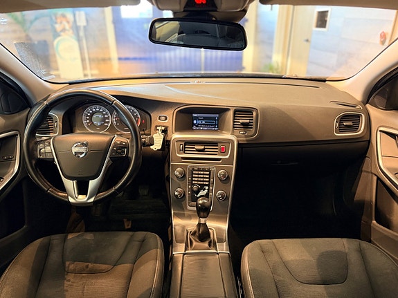 Volvo S60 12 of 29