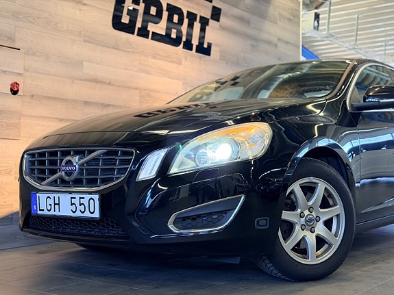Volvo S60 4 of 5