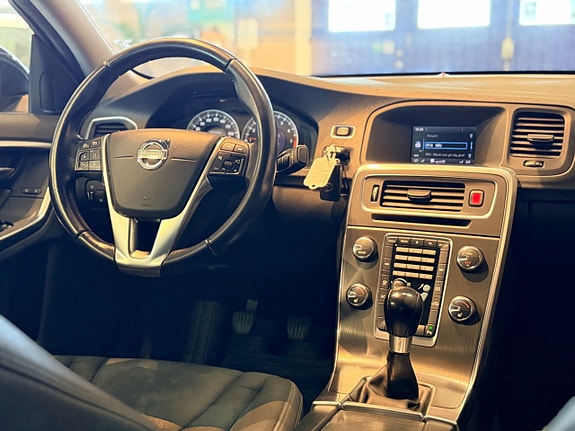 Volvo S60 13 of 29