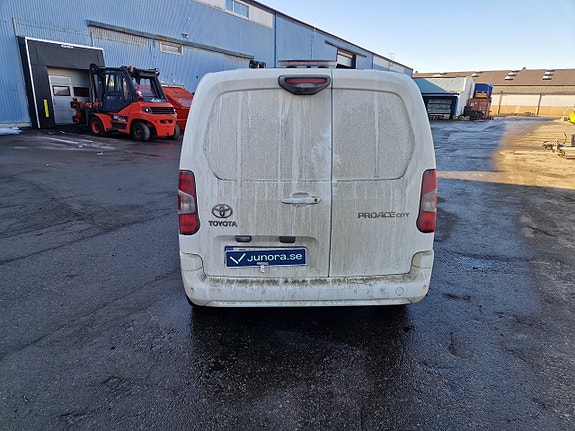 Toyota Proace City 3 of 5