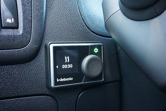 Nissan NV400 16 of 17