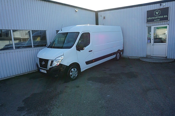 Nissan NV400 4 of 5