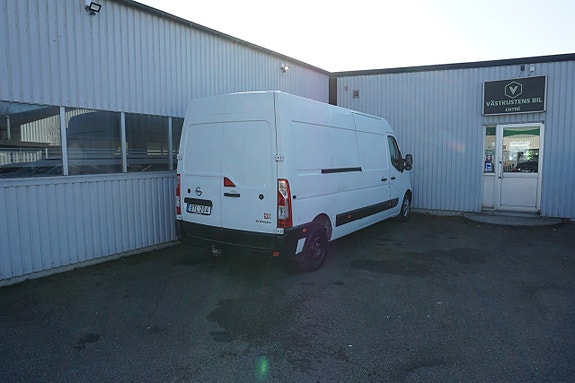 Nissan NV400 8 of 17