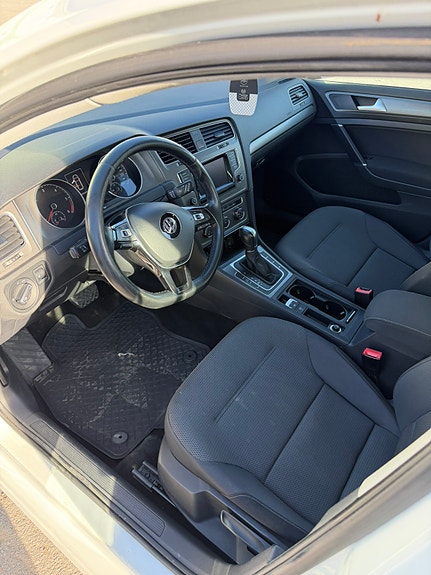 Volkswagen Golf VII 5 of 8