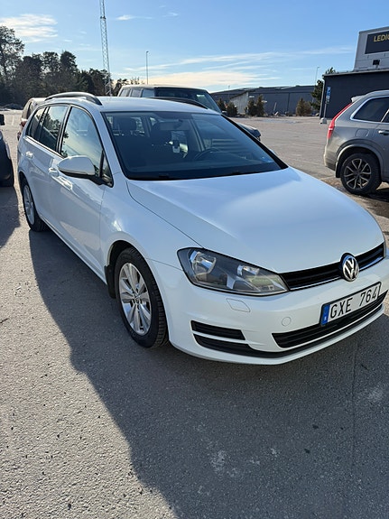 Volkswagen Golf VII 2 of 8