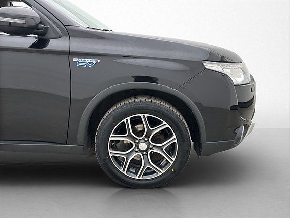 Mitsubishi Outlander 30 of 30