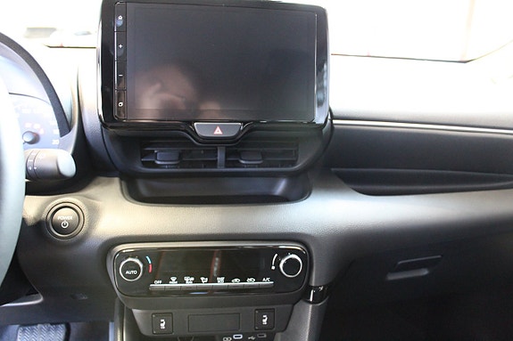 Mazda 2 5 of 8