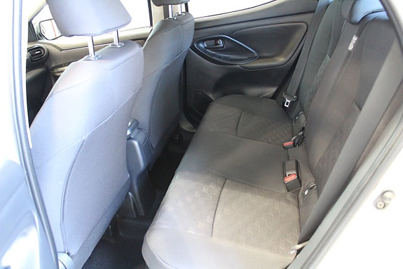 Mazda 2 3 of 8