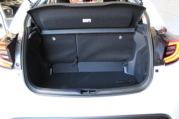 Mazda 2 7 of 8