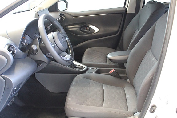 Mazda 2 4 of 8